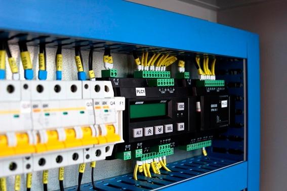 ¿Es recomendable instalar un sistema de automatización eléctrica?